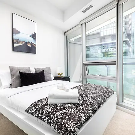 Downtown Toronto 2 Bedrooms Condo